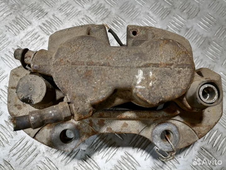 Суппорт передний правый Ml 164