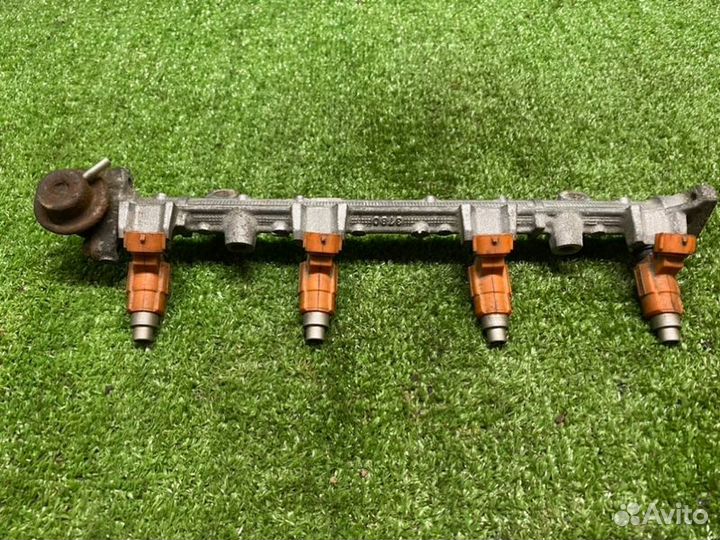 Форсунка топливная Mitsubishi Carisma 4G92 1998