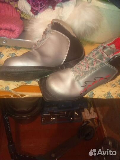 Лыжные ботинки