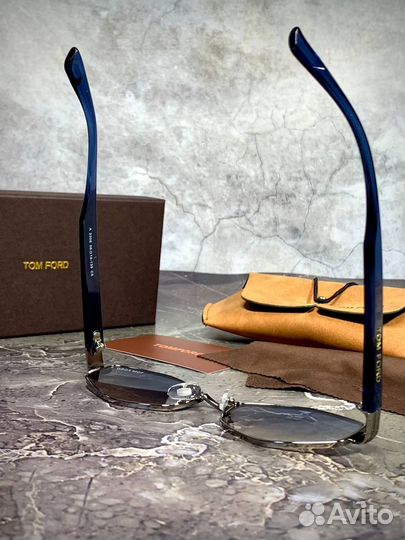Солнцезащитные очки tom ford