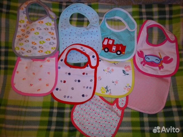 Комплект новых нагрудников Carter's