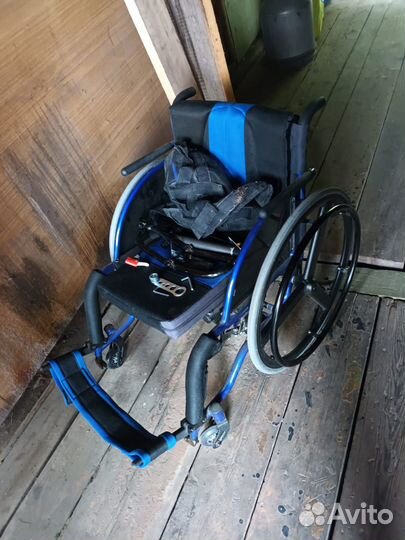 Продам инвалидную коляску