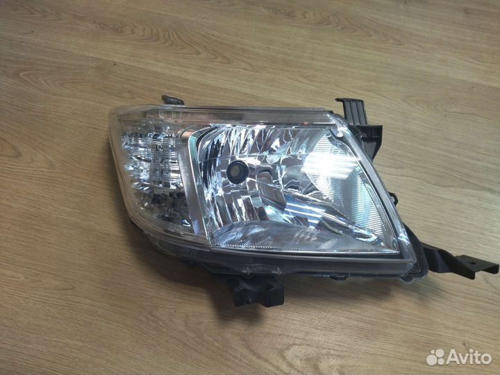 Фара Toyota hilux 11-15 года