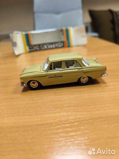 Машинка 1:43 СССР Москвич 412