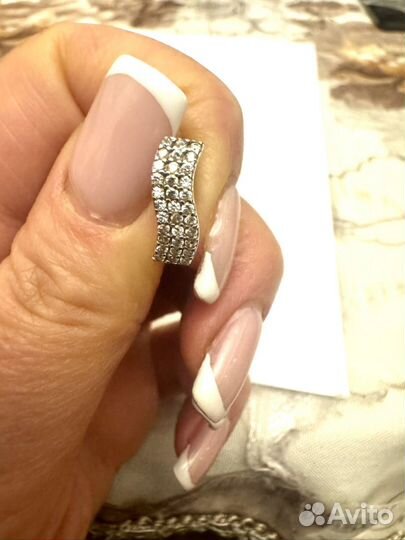 Серебряные серьги с фианитами