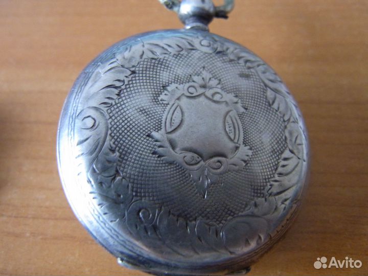 Серебряный корпус часов Тобиас