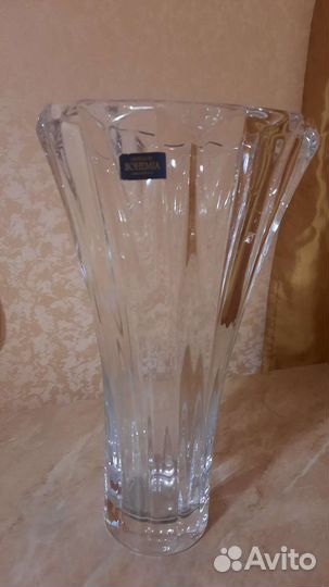Большая хрустальная ваза для цветов