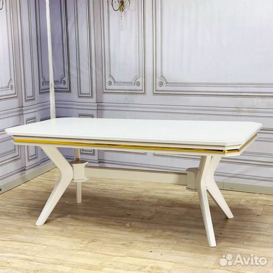 Стол и стулья