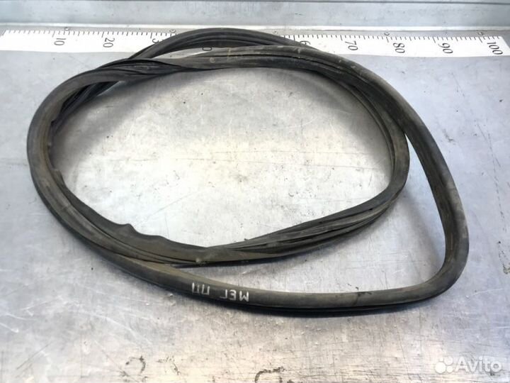 Уплотнитель двери передний правый Renault Megane