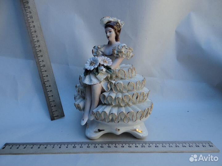 Ручная работа Статуэтка Кружевной фарфор старая