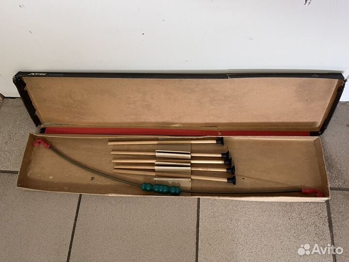 Игрушки ссср.головоломки,лук и стрелы,металлофон