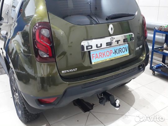 Фаркоп съемный квадрат Renault Duster / Kaptur