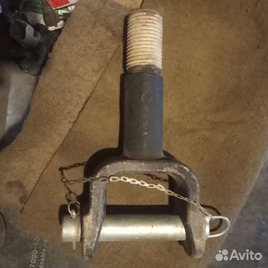 Буксировочная вилка на камаз