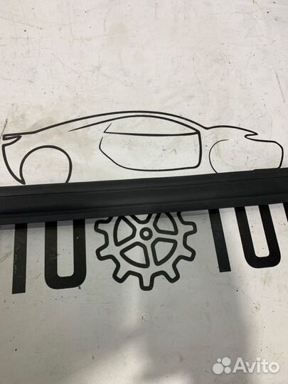 Уплотнитель кузова правый Toyota Rav4 A40 3ZR 2018
