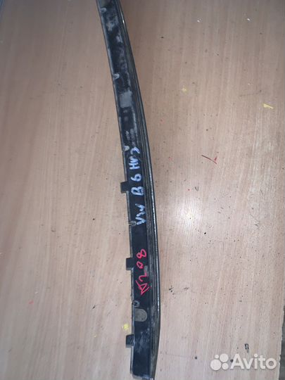 Решетка в бампер Volkswagen Passat B6