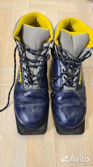Лыжные ботинки