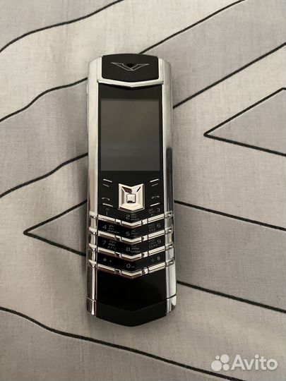 Vertu Ascent 2010