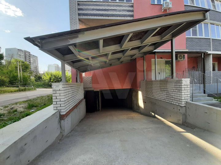 Машиноместо, 13 м²