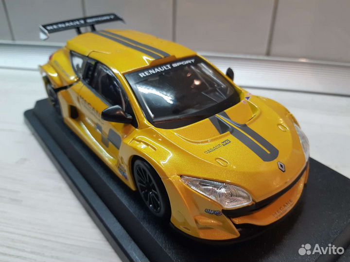 Модель Renault Megan Trophy 1:24