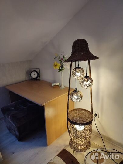 Светильник напольный