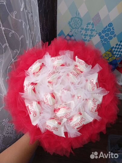 Букет и торт из сладостей