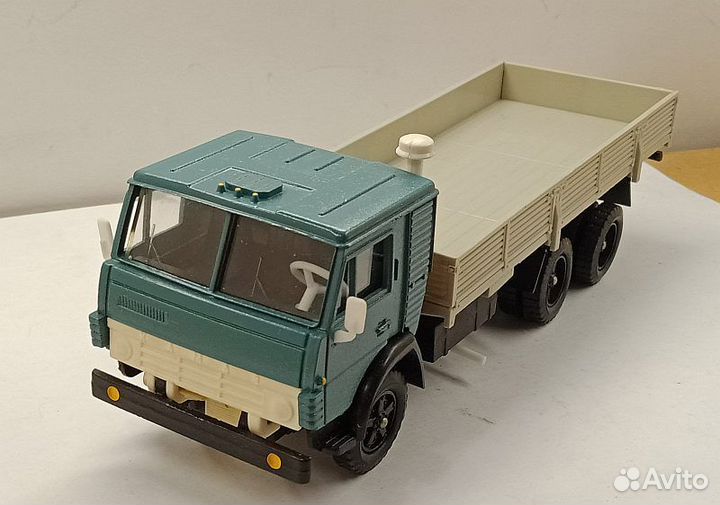 Модель автомобиля 53212 (028003)