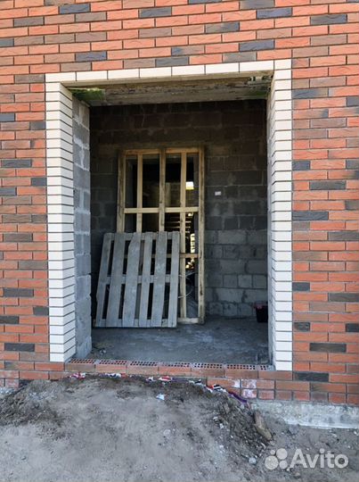 Установка входных металлических дверей и откосов