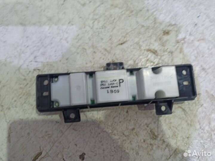 Блок управления климат контролем 275111LA0A