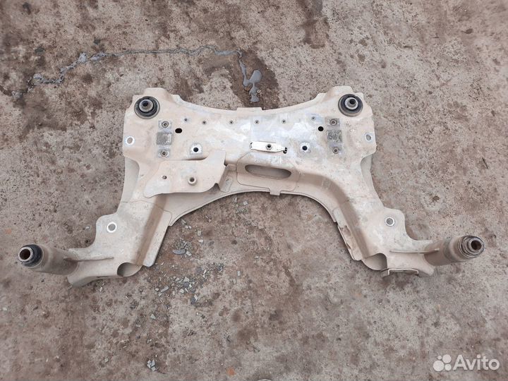 Подрамник Балка подмоторная Renault megane 3