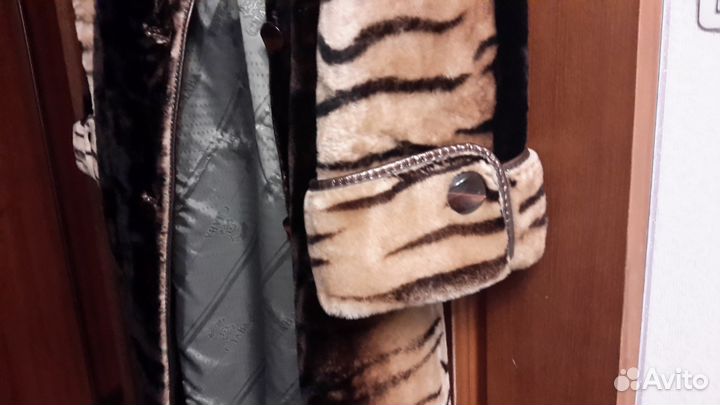 Мутоновая шубка с норковым воротничком