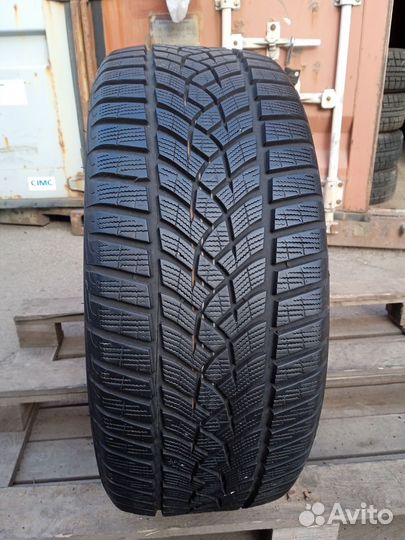 Goodyear UltraGrip Performance+ 235/45 R18