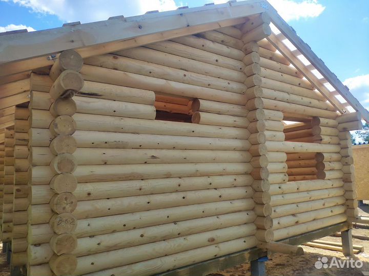 Сруб дома 6*8 из оцилиндрованного бревна