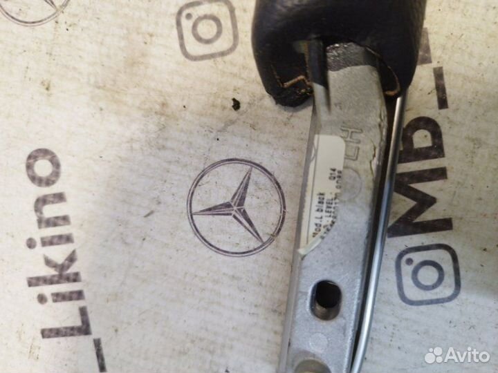 Ручка подлокотника правая Mercedes Ml W164