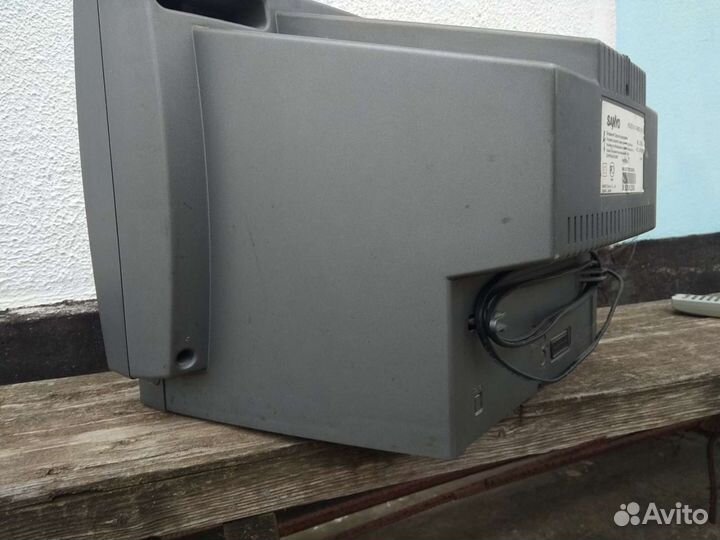 Телевизор Sanyo C-14MD2E