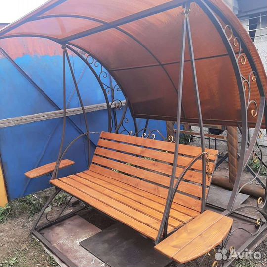 Семейная качель с откидной спинкой и столиками