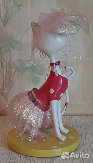 Статуэтка Мадам Кошка