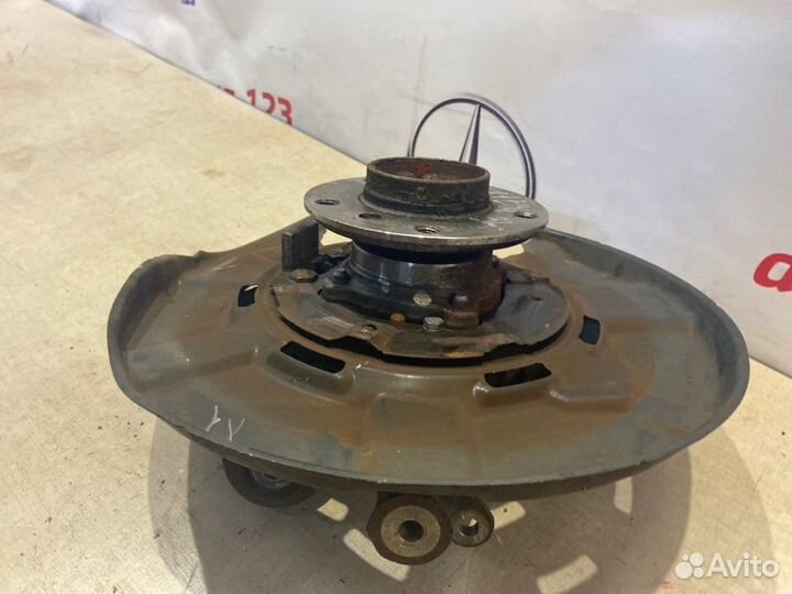 Цапфа задняя левая Bmw X1 E84 N20B20A 2011