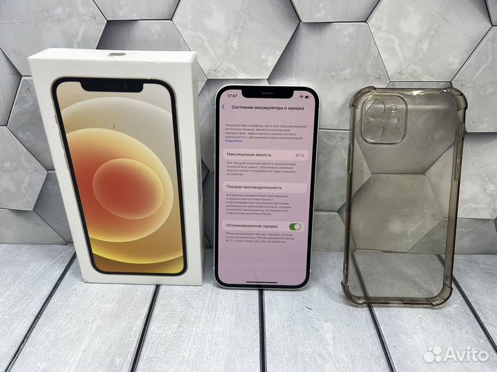 iPhone 12, 64 ГБ
