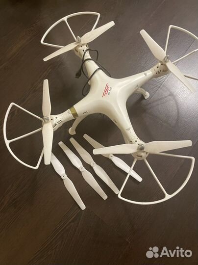 Квадрокоптер с камерой