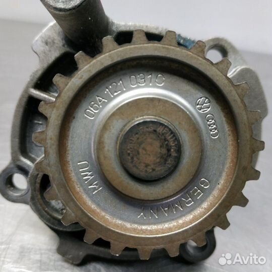 Помпа(насос водяной) Volkswagen Golf 4 AHL