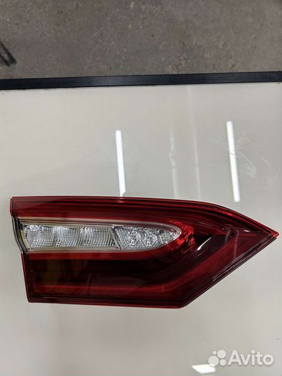 Фонарь задний левый toyota camry 70