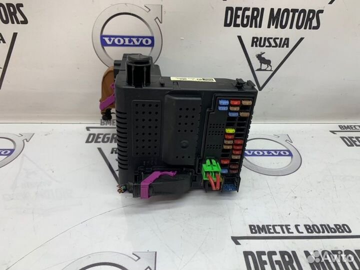 Блок CEM H предохранителей Volvo S60 V70 XC70 XC90