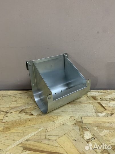 Кормушка бункерная