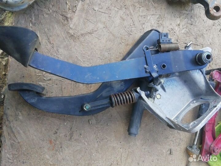 Педальный узел мерседес Mercedes w202