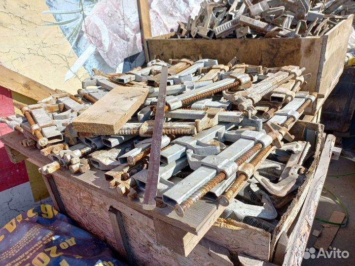 Телескопические стойки для опалубки