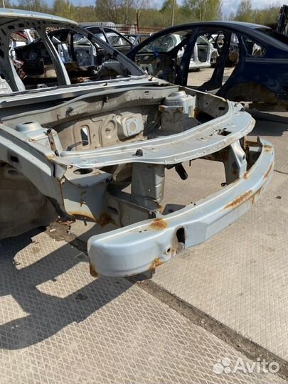 Передняя панель (Телевизор) Renault Logan седан