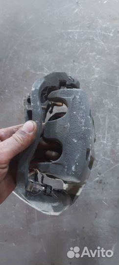 Суппорт передний на Nissan Murano Z50