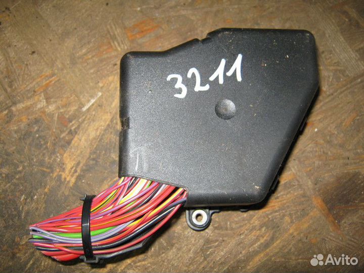 Блок предохранителей Audi A4 B7