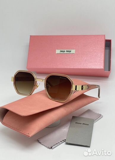 Солнцезащитные очки miu miu