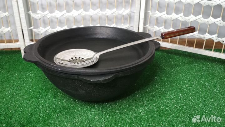 Казан чугунный скрышкой сковородой